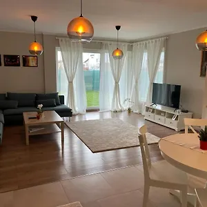 vila-de-lux-in-otopeni-3-dormitoare-si-living.bucharesthotelsnow.com/