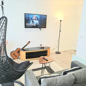 great-studio-serviced-apartments-netflix-wifi-digital-tv.yorkshirehotels.net/